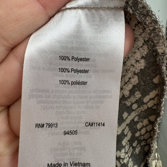NWT Motherhood Maternity Snake Print Shirt Woman’s size XL gray cream - Picture 6 of 10